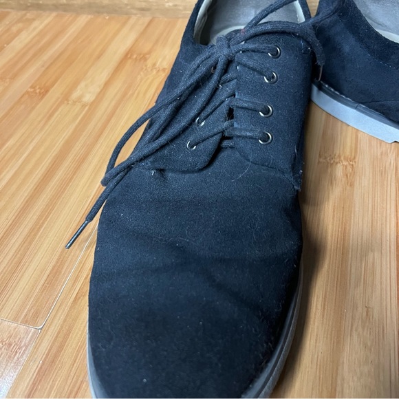 Mens Calvin Klein Navy Blue Sude Loafers with White Contrast Sole - Picture 4 of 9